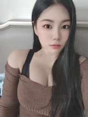 清纯大胸少女