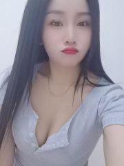 女孩刚刚下海