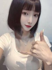 刚下海的短发制服妹妹