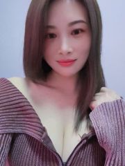 妖艳女王婀娜多姿
